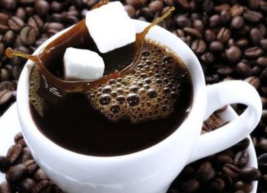 Kolik kalorií je v kávě s cukrem?